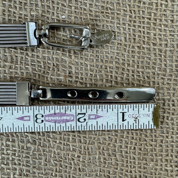 Vintage 1980’s women’s designer Motion East metal stretch belt . S-M 30-34 inch - Picture 9 of 10